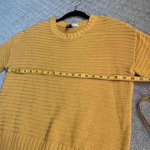 Sweater - Picture 3 of 8